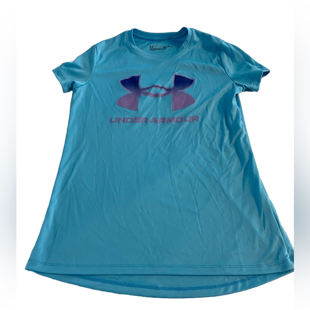 Under Armor Girls size Medium athletic short sleeve shirt